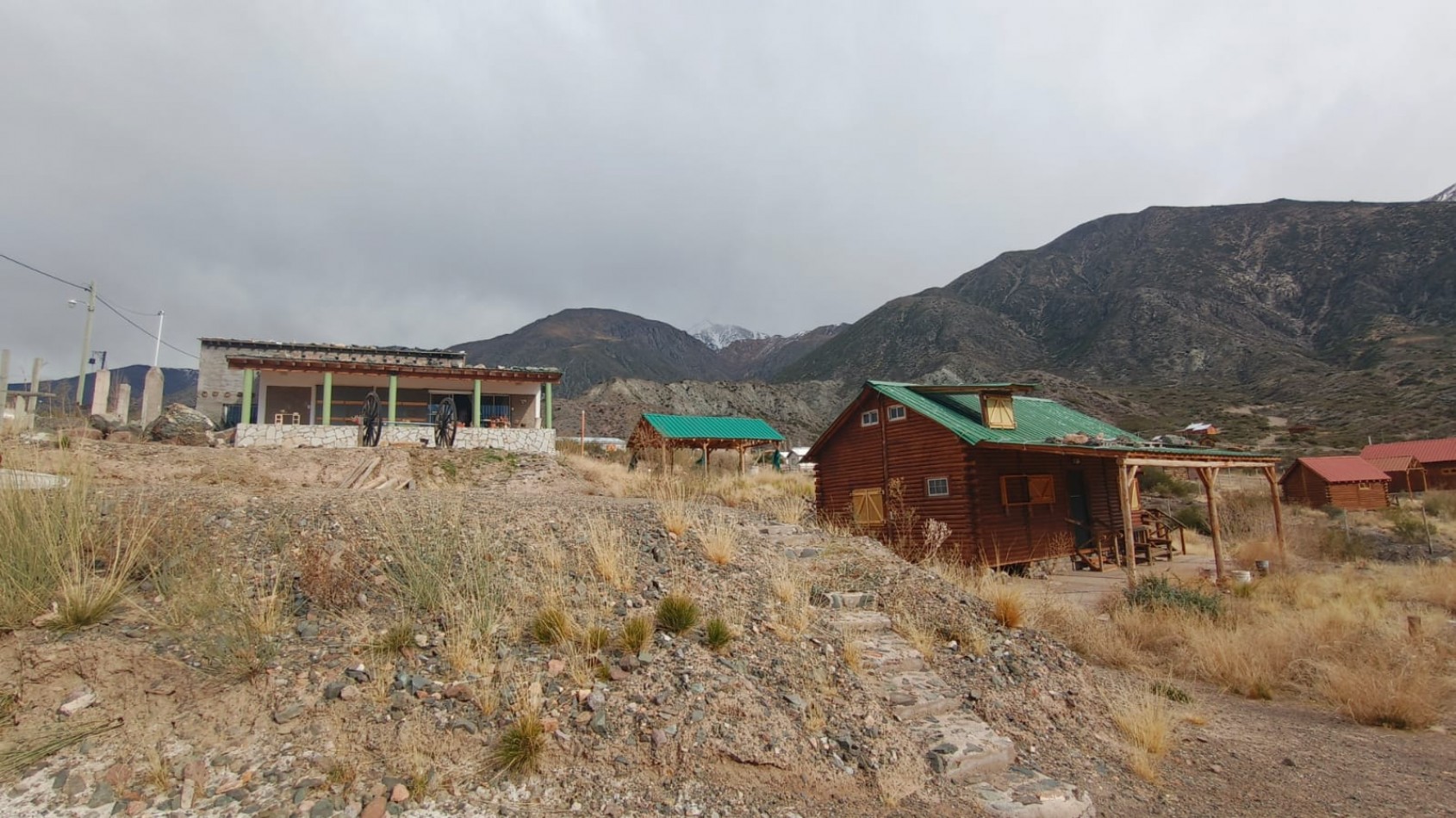 INMOESTATE VENDE COMPLEJO TURISTICO CON CASONA Y CABAÑA EN POTRERILLOS, MENDOZA