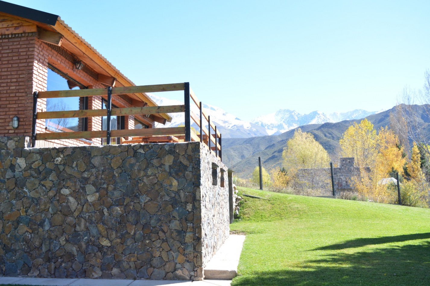 INMOESTATE VENDE CASA EN VALLE DEL SOL, POTRERILLOS, MENDOZA