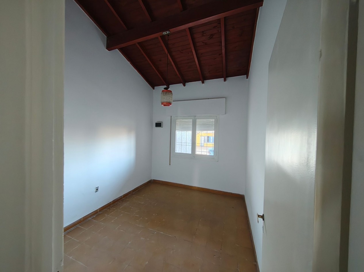 VENTA DE CASA CON 3 DORMITORIOS EN BARRIO SANTA ANA, GUAYMALLEN