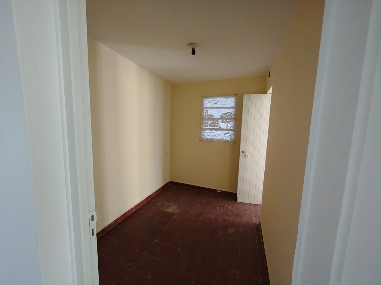 VENTA DE CASA CON 3 DORMITORIOS EN BARRIO SANTA ANA, GUAYMALLEN
