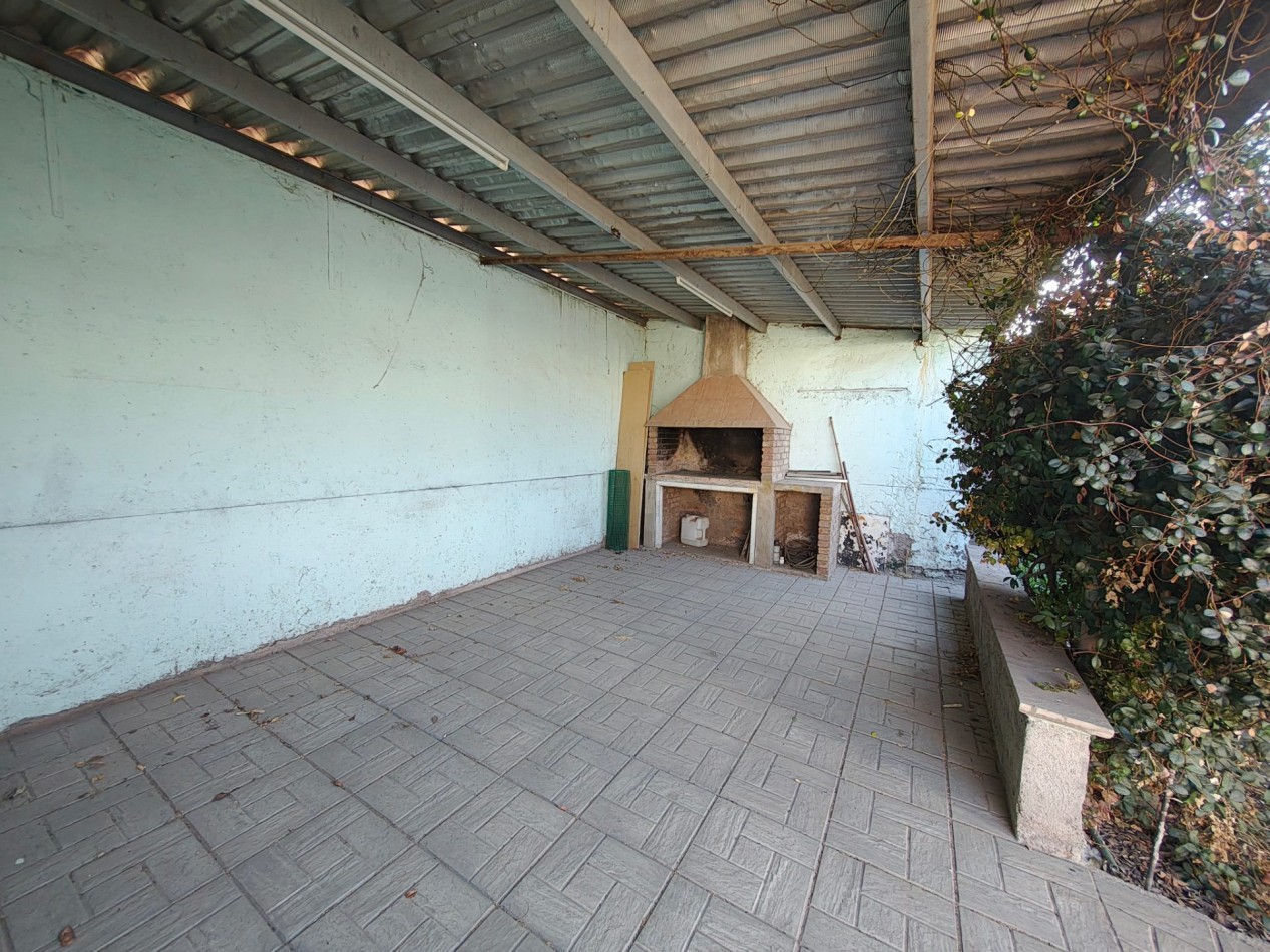 VENTA DE CASA CON 3 DORMITORIOS EN BARRIO SANTA ANA, GUAYMALLEN
