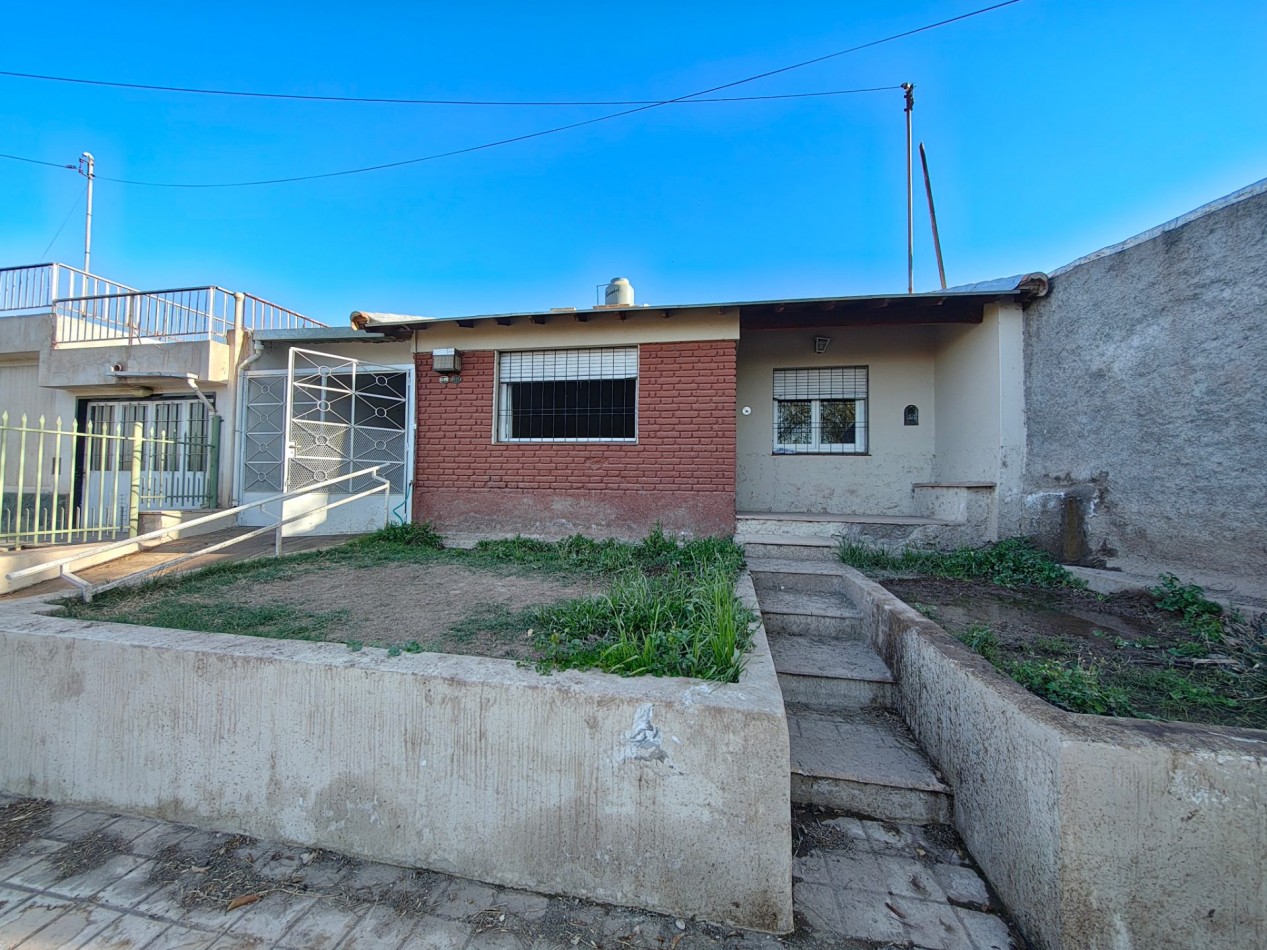 VENTA DE CASA CON 3 DORMITORIOS EN BARRIO SANTA ANA, GUAYMALLEN